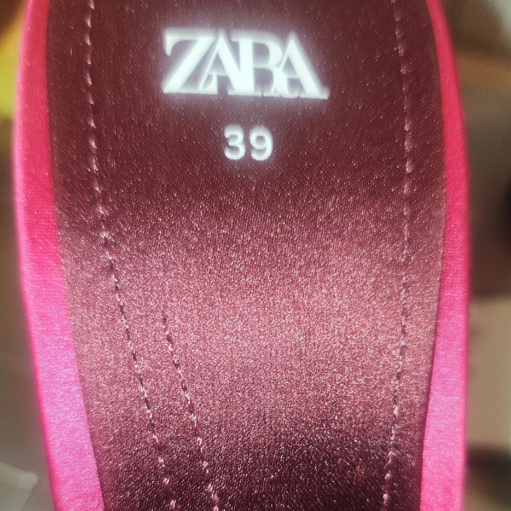 Zara Red Bow Sandals‎